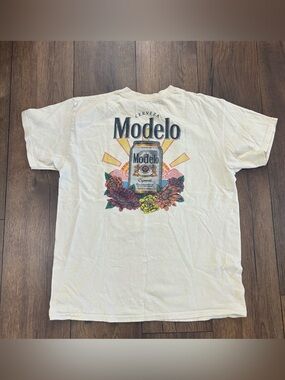 Modelo T-Shirt, Size Medium